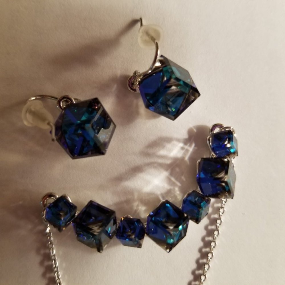 Swarovski Crystal Necklace and Matching Earrings